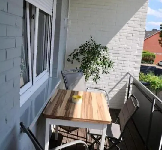 Ecocube 14 - 3 Private Apartments, Max 14 Gaeste, 7 Betten, Terrasse, Garten 梅彭